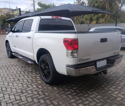 TOYOTA TUNDRA 5.7 CREWMAX 4X4 CD V8 32V FLEX 4P AUTOMÁTICO TOYOTA TUNDRA 5.7 CREWMAX 4X4 CD V8 32V FLEX 4P AUTOMÁTICO